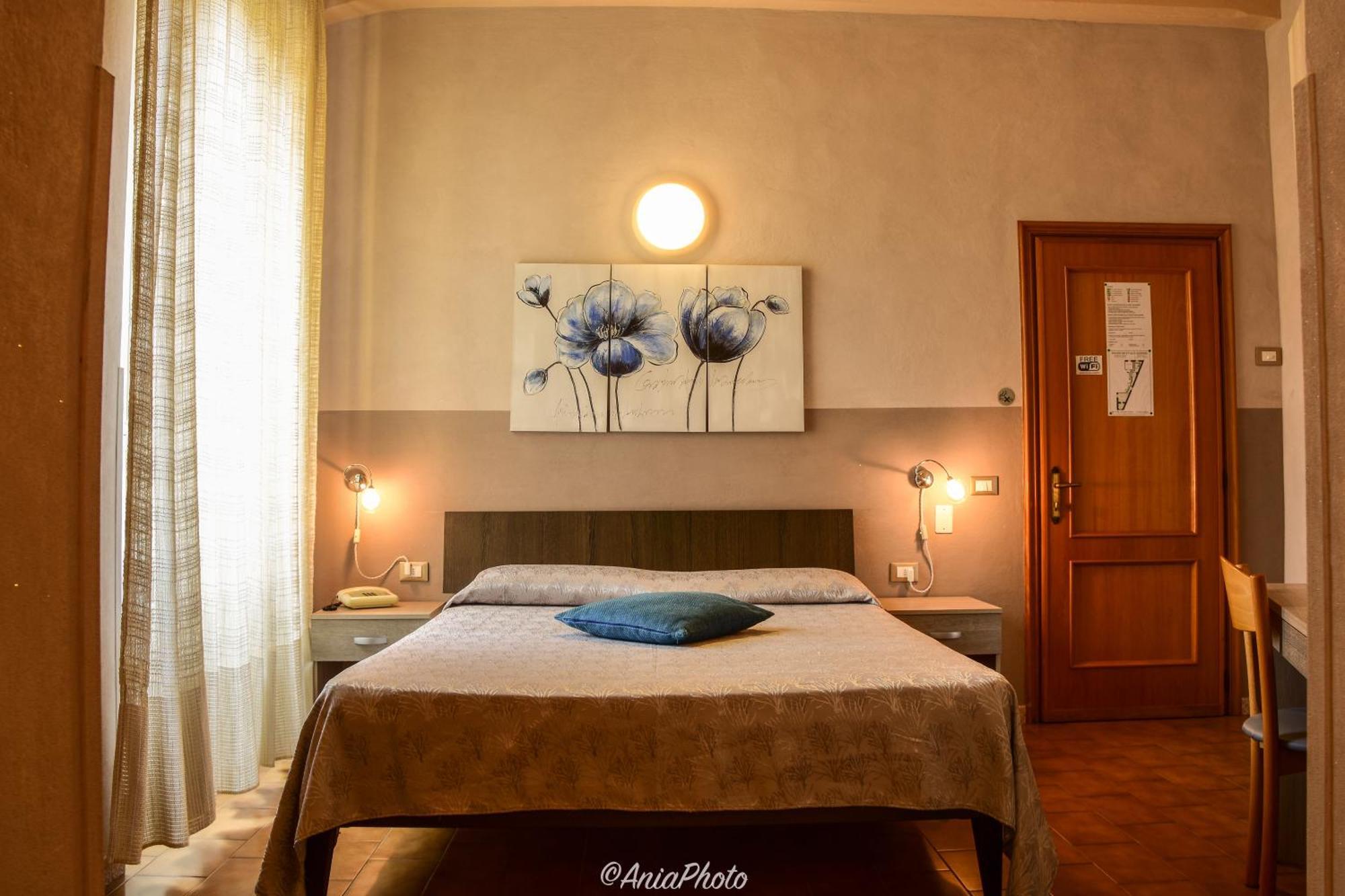 Albergo Florida Таджа Екстер'єр фото