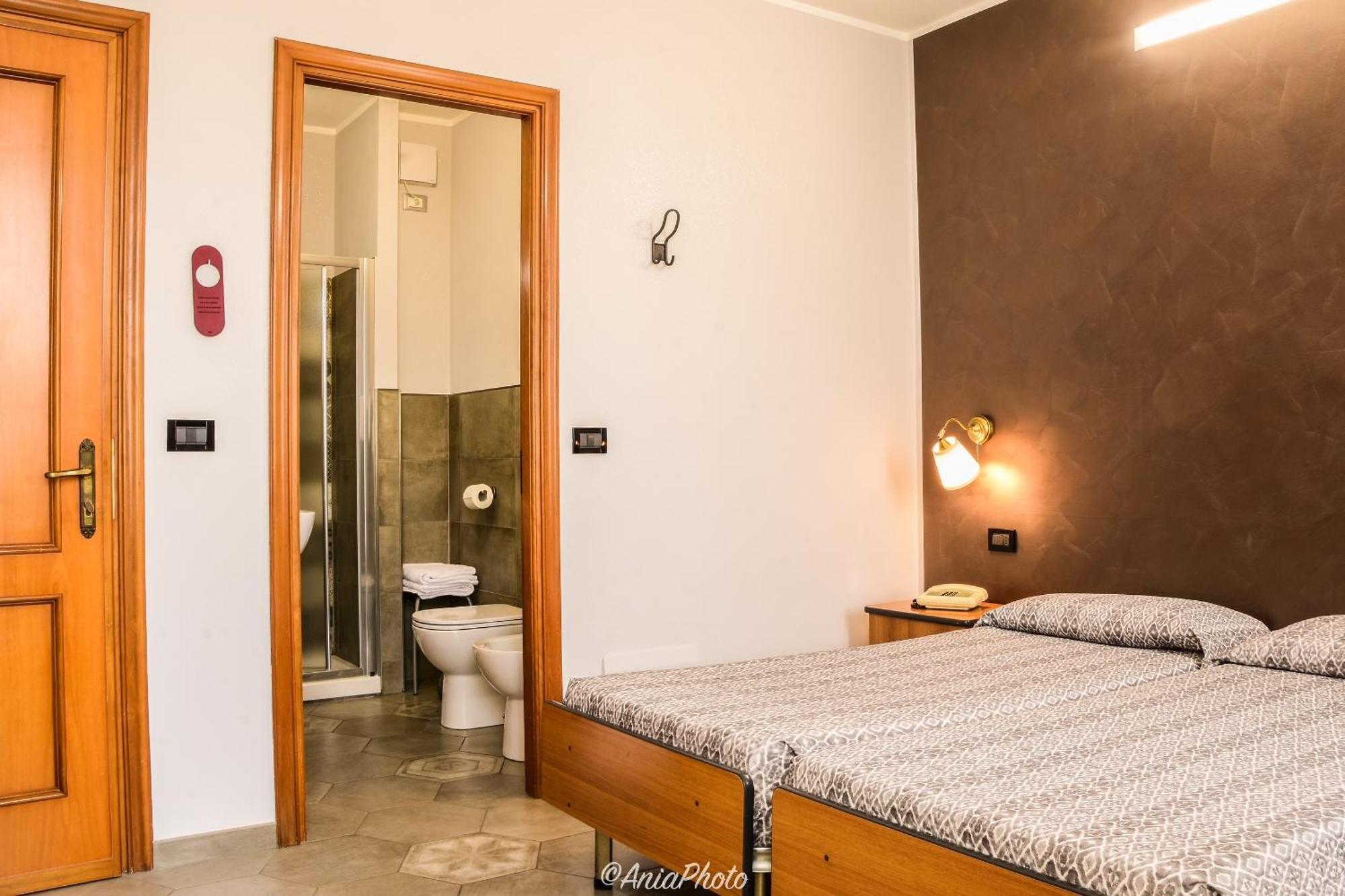 Albergo Florida Таджа Екстер'єр фото