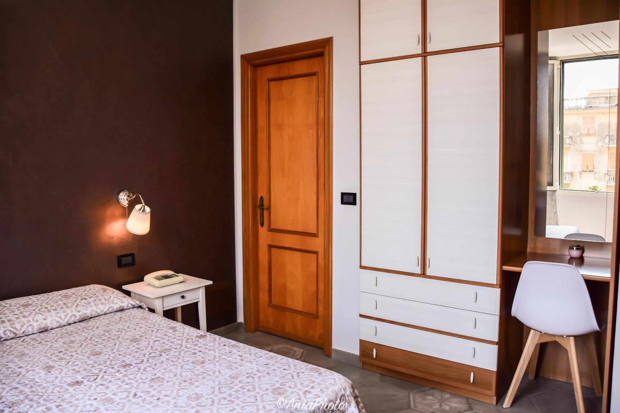 Albergo Florida Таджа Екстер'єр фото